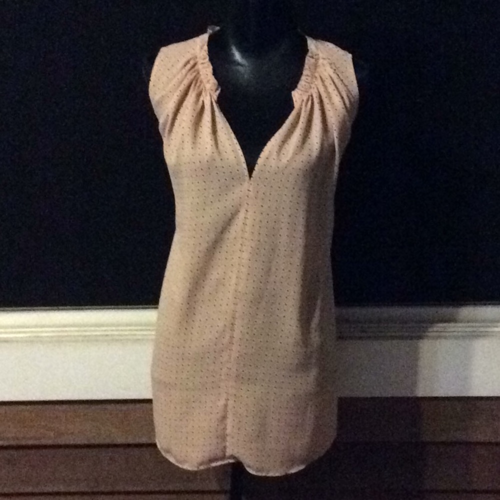 EUC peachy pink top